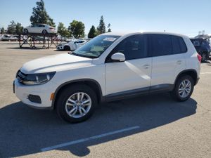Volkswagen Tiguan S 2.0L 4 2014