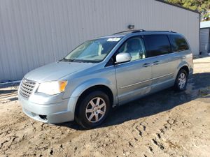 Chrysler Town & Country TOURING 3.8L 6 2010
