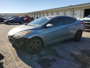 Hyundai Elantra GLS 1.8L 4 2013
