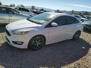 Ford Focus SE 2.0L 4 2015