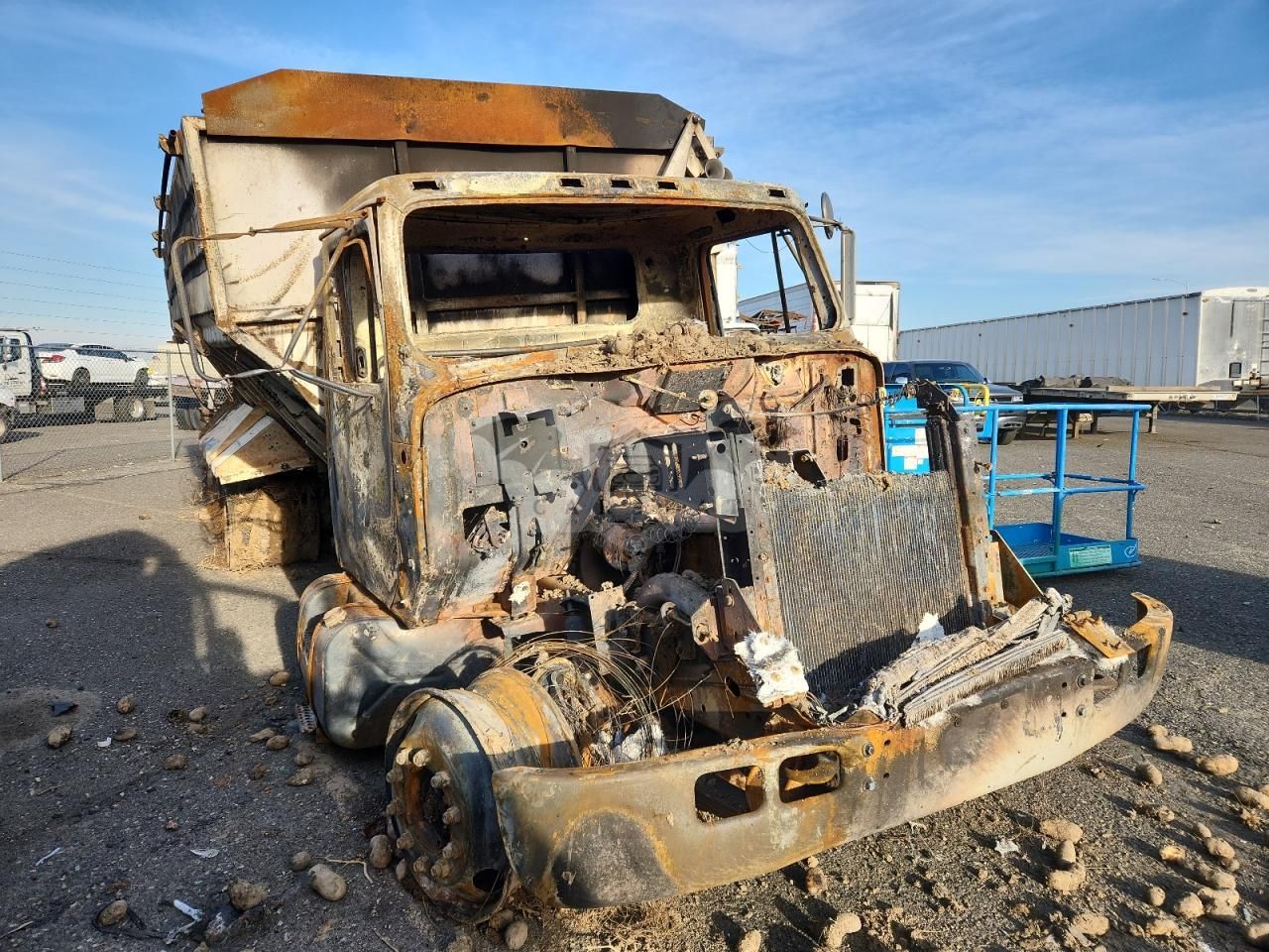International DuraStar / 4000 4900 7.6L 6 1999