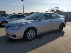 Toyota Camry BASE 2.5L 4 2011