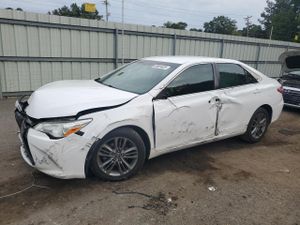 Toyota Camry LE 2.5L 4 2015