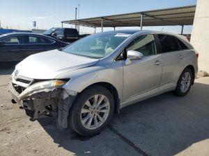 Toyota Venza LE 2.7L 4 2014