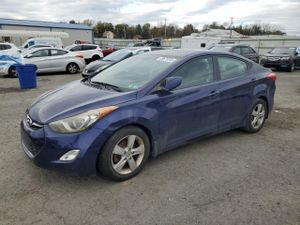 Hyundai Elantra GLS 1.8L 4 2013