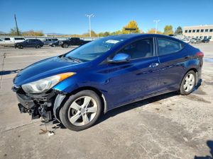 Hyundai Elantra GLS 1.8L 4 2013
