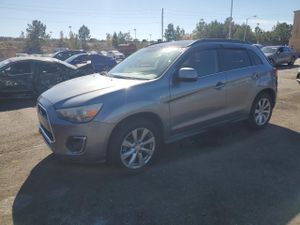 Mitsubishi Outlander SE 2.0L 4 2013