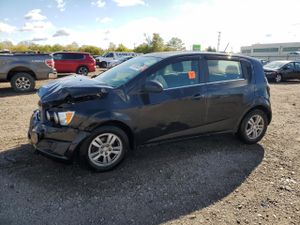 Chevrolet Aveo (Sonic) LT 1.8L 4 2015