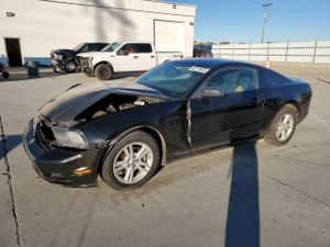 Ford Mustang 3.7L 6 2014