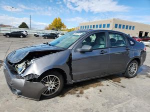Ford Focus SE 2.0L 4 2010