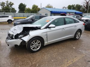 Hyundai Sonata SE 2.4L 4 2015