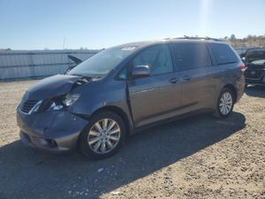 Toyota Sienna LE 3.5L 6 2012