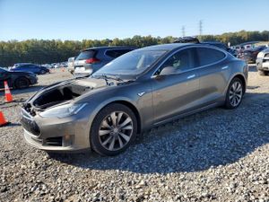 Tesla Model S 2015