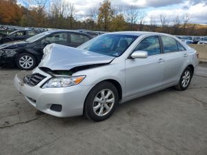 Toyota Camry BASE 2.5L 4 2011
