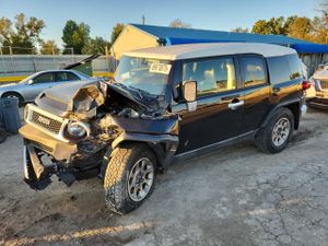 Toyota FJ Cruiser 4.0L 6 2012
