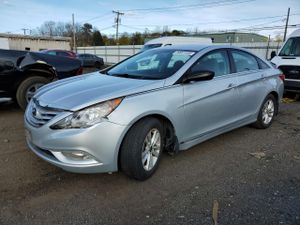 Hyundai Sonata GLS 2.4L 4 2013
