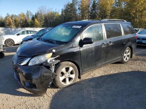 Toyota Sienna LE 3.5L 6 2015