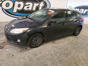 Ford Focus SE 2.0L 4 2012