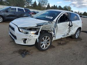 Mitsubishi Outlander ES 2.0L 4 2014