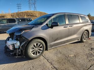 Toyota Sienna XLE 2.5L 4 2021