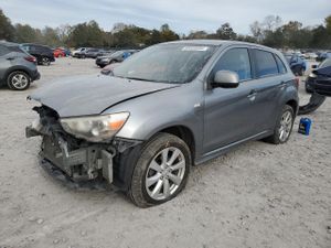 Mitsubishi Outlander SE 2.0L 4 2012