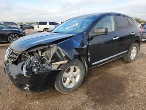 Nissan Rogue S 2.5L 4 2013