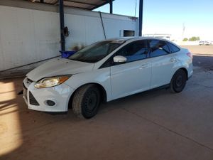 Ford Focus SE 2.0L 4 2014
