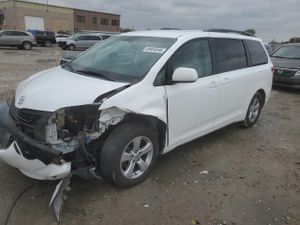 Toyota Sienna LE 3.5L 6 2014