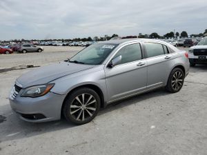 Chrysler 200 TOURING 2.4L 4 2013