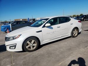 Kia Optima LX 2.4L 4 2015