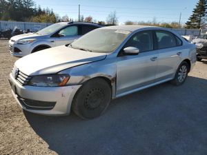 Volkswagen Passat S 2.5L 5 2013