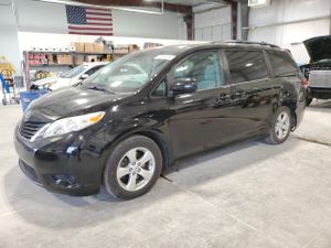 Toyota Sienna LE 3.5L 6 2013