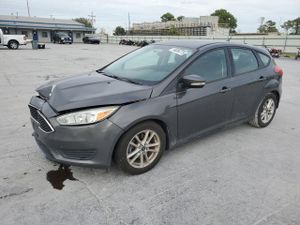 Ford Focus SE 2.0L 4 2015