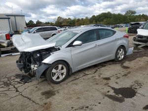 Hyundai Elantra GLS 1.8L 4 2013