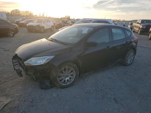 Ford Focus SE 2.0L 4 2012