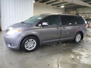 Toyota Sienna XLE 3.5L 6 2014