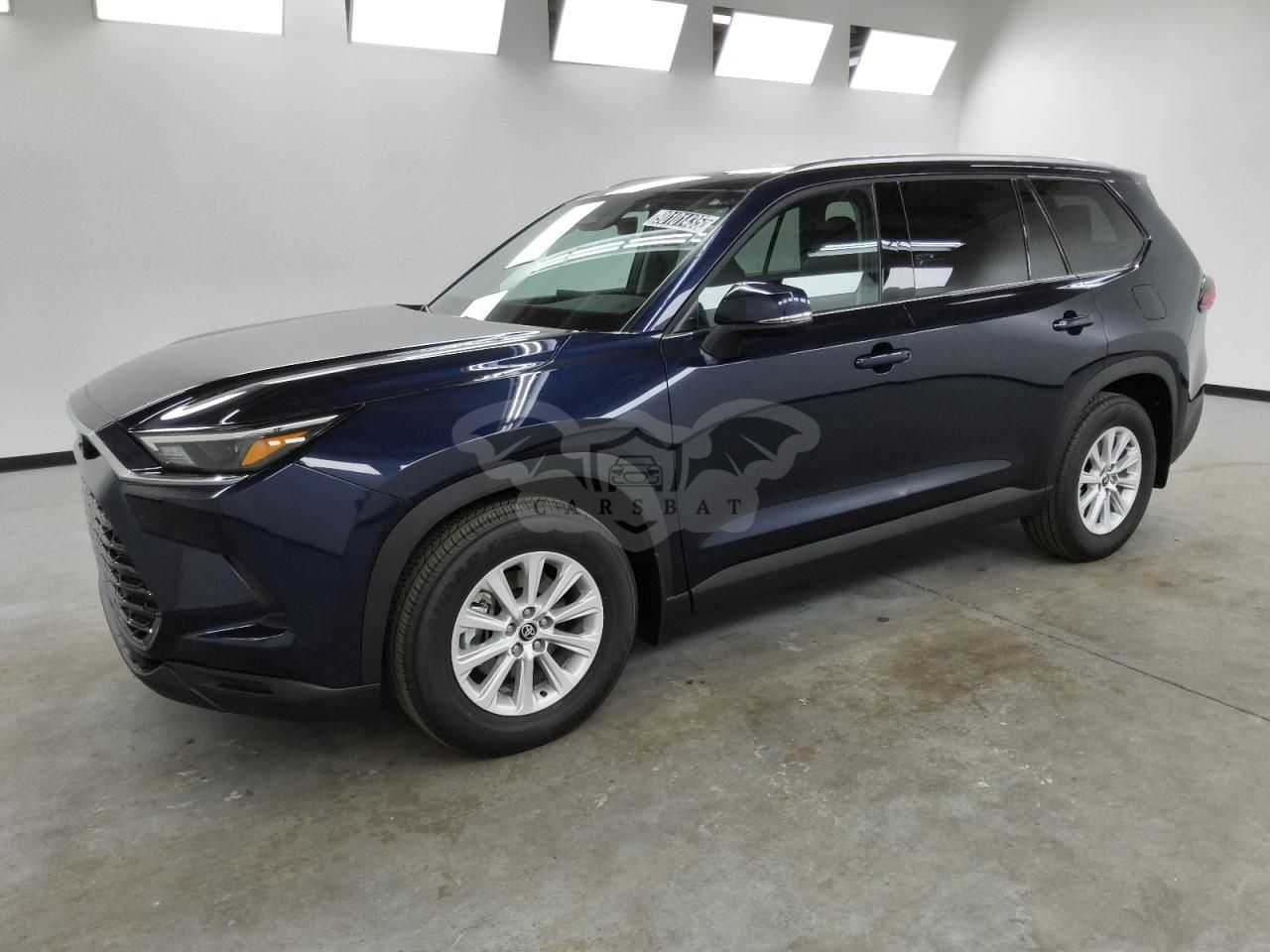 Toyota Grand Highlander LE 2.4L 4 2026