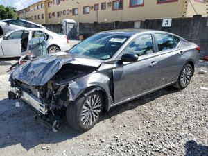 Nissan Altima SV 2.5L 4 2024