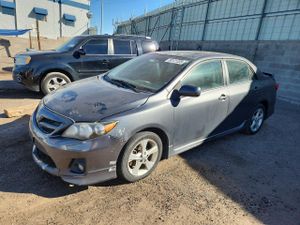 Toyota Corolla BASE 1.8L 4 2011