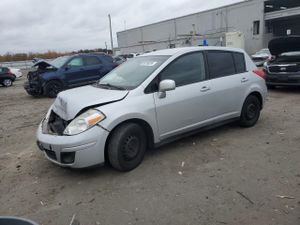 Nissan Versa S 1.8L 4 2011
