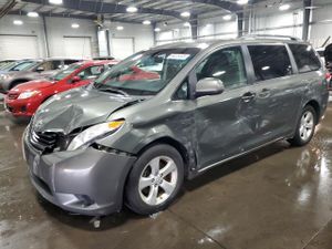 Toyota Sienna LE 3.5L 6 2011