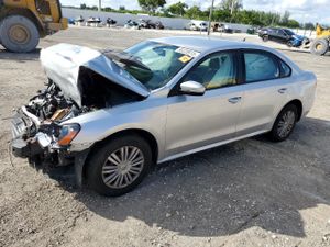 Volkswagen Passat S 1.8L 4 2015