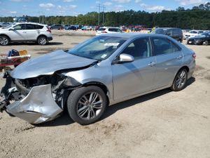 Toyota Camry LE 2.5L 4 2015