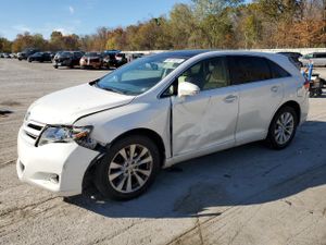 Toyota Venza LE 2.7L 4 2014