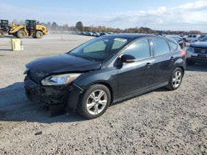 Ford Focus SE 2.0L 4 2014