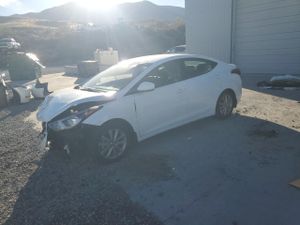 Hyundai Elantra SE 1.8L 4 2015