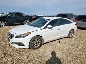 Hyundai Sonata SE 2.4L 4 2015