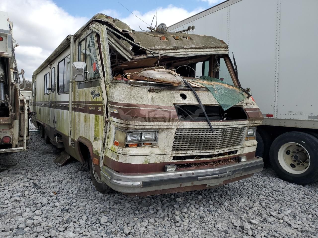 Chevrolet P30 7.4L 8 1984