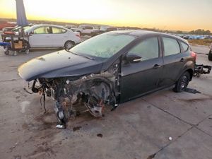 Ford Focus SE 2.0L 4 2014