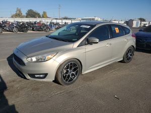 Ford Focus SE 2.0L 4 2015